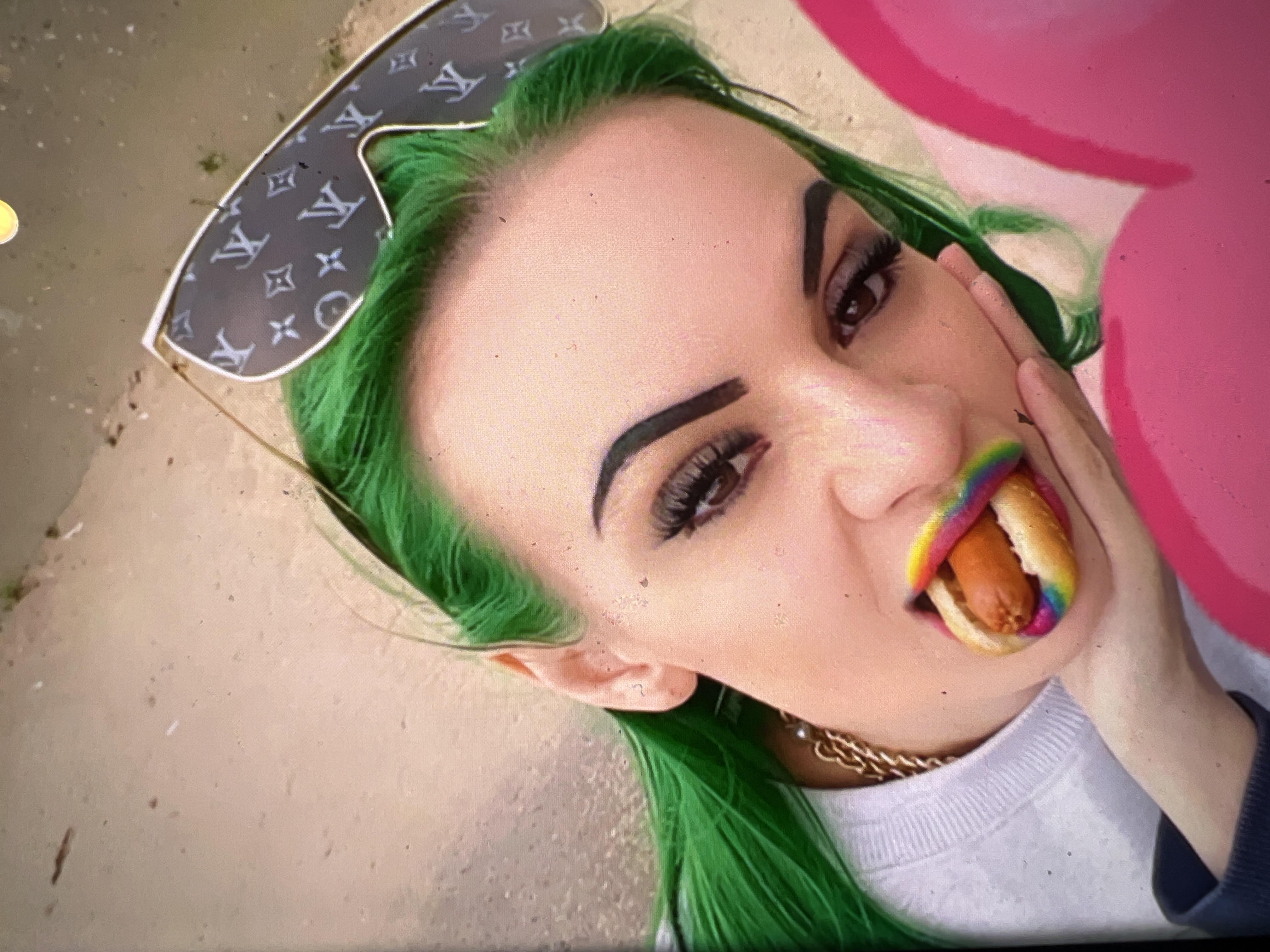 I’m kat love hotdogs